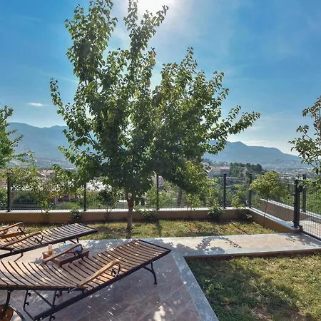Cozy In With Private Swimming Pool, Be Inside Or Outside 펜션 스플리트