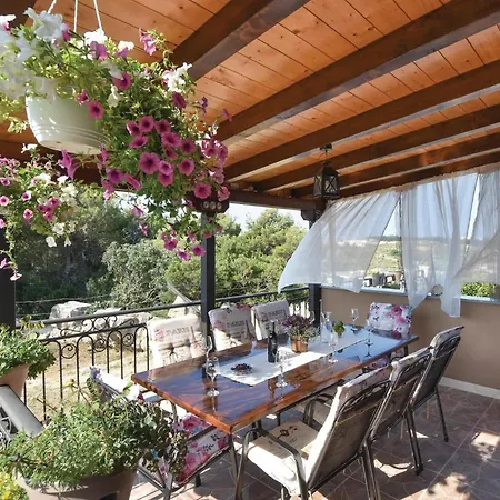 Cozy In With Private Swimming Pool, Be Inside Or Outside 펜션